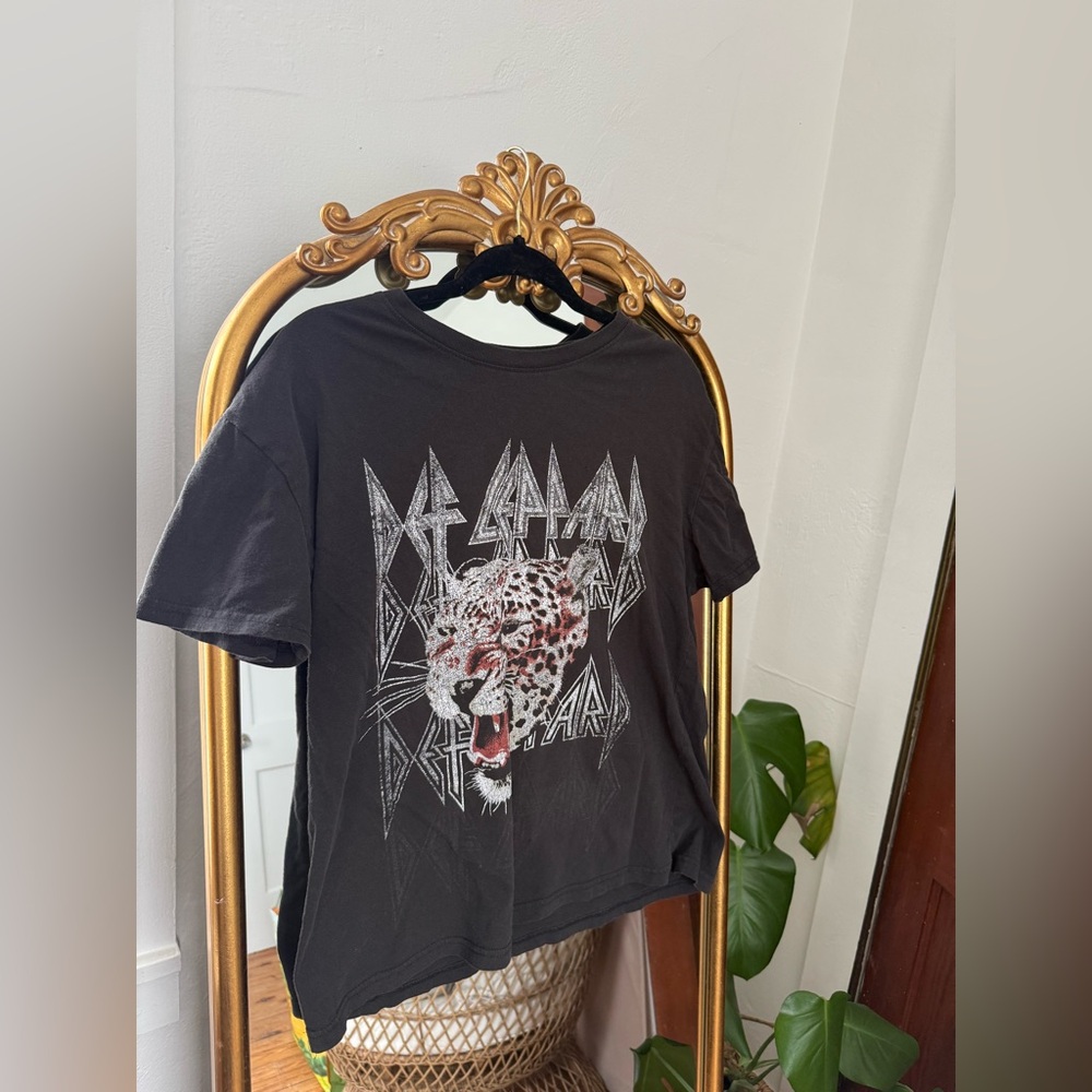 Women’s Def Leppard Graphic T-Shirt